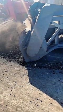 施工簡(jiǎn)單,改造周期短,綜合造價(jià)低#水泥路面碎石機(jī) #黑龍江多錘頭碎石機(jī)